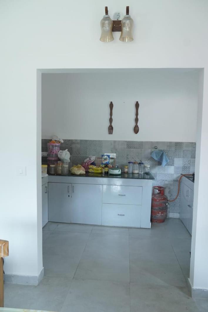 Winter Woods Cottages - 3-Bedroom Homestay Shitlakhet Екстериор снимка