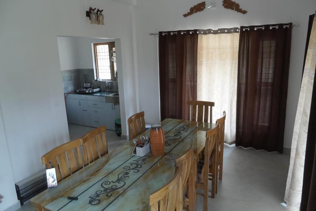 Winter Woods Cottages - 3-Bedroom Homestay Shitlakhet Екстериор снимка